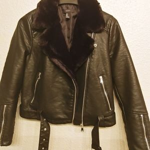 New!✨Forever 21 Black Jacket- M